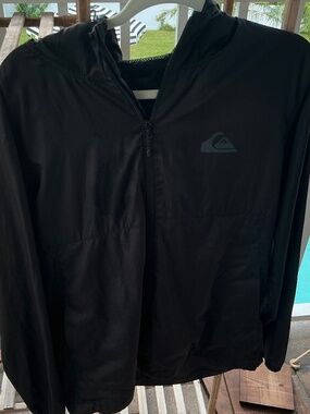 Quicksilver Men’s Black Hooded Windbreaker LG